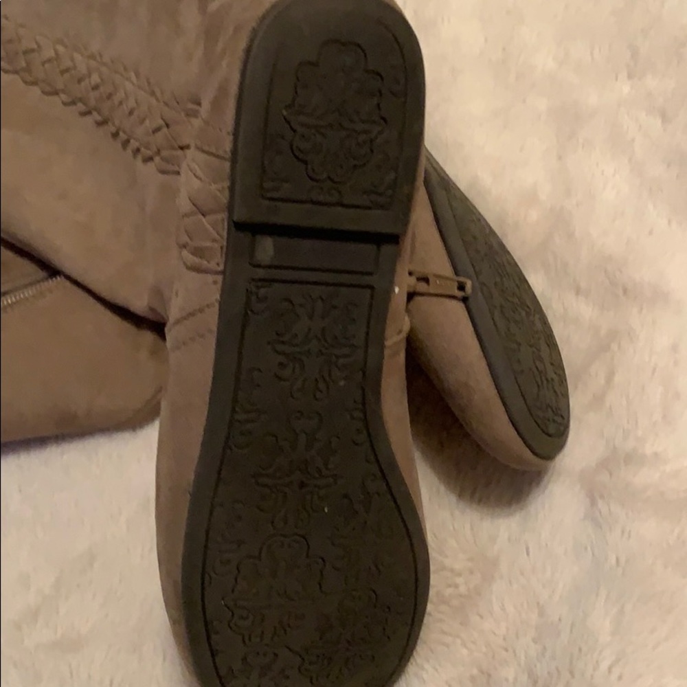 Fergalicious Tan Riding Boots with Braiding - Picture 5 of 13